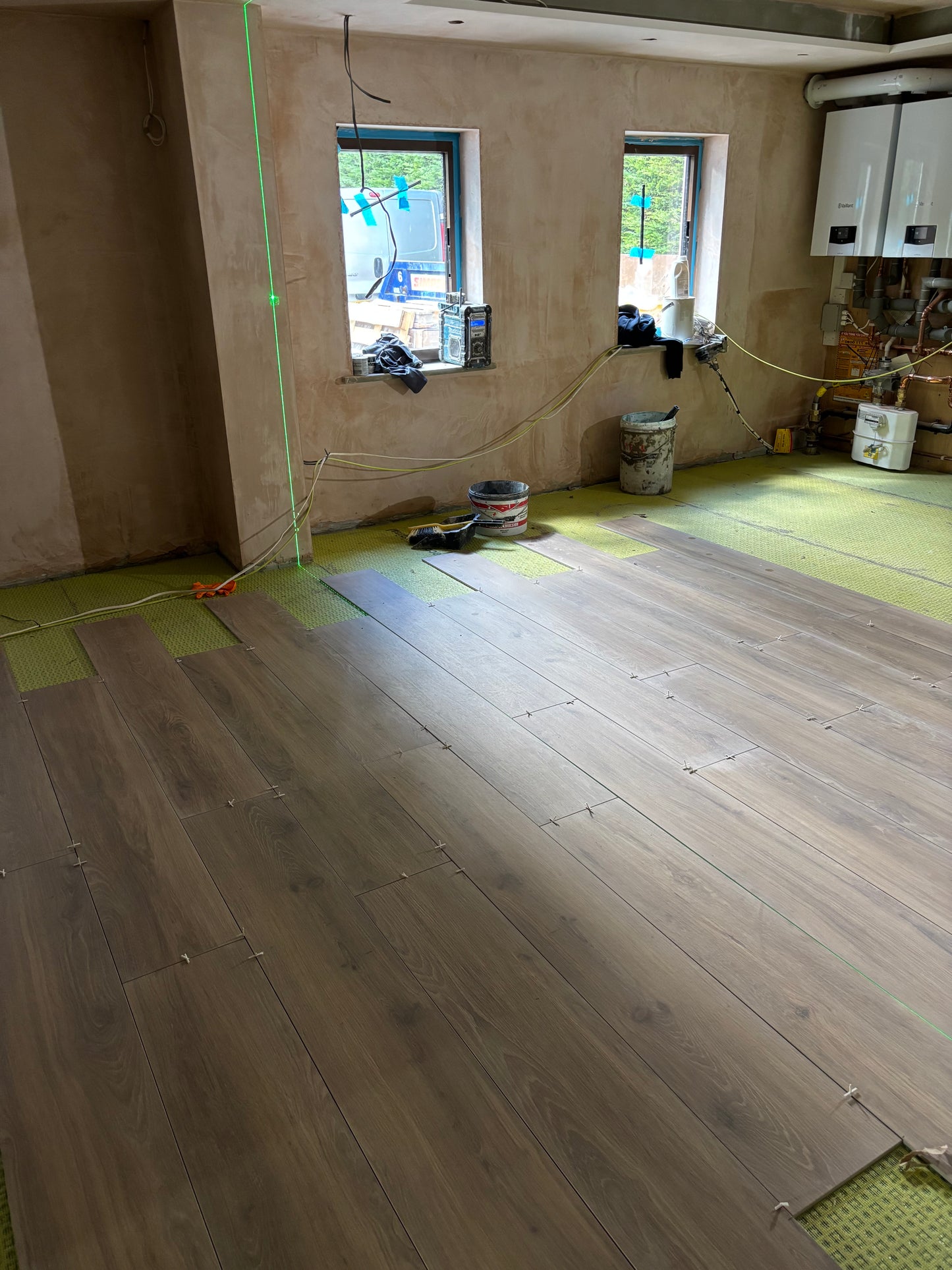 Laser Level Self Levelling 360 Green Lines with Brackets & Case