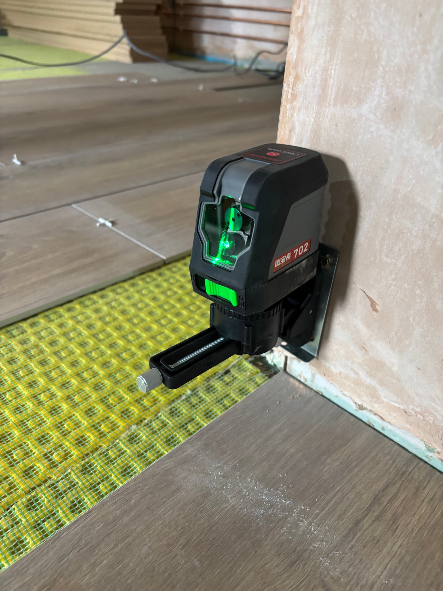 Laser Level Self Levelling 360 Green Lines with Brackets & Case