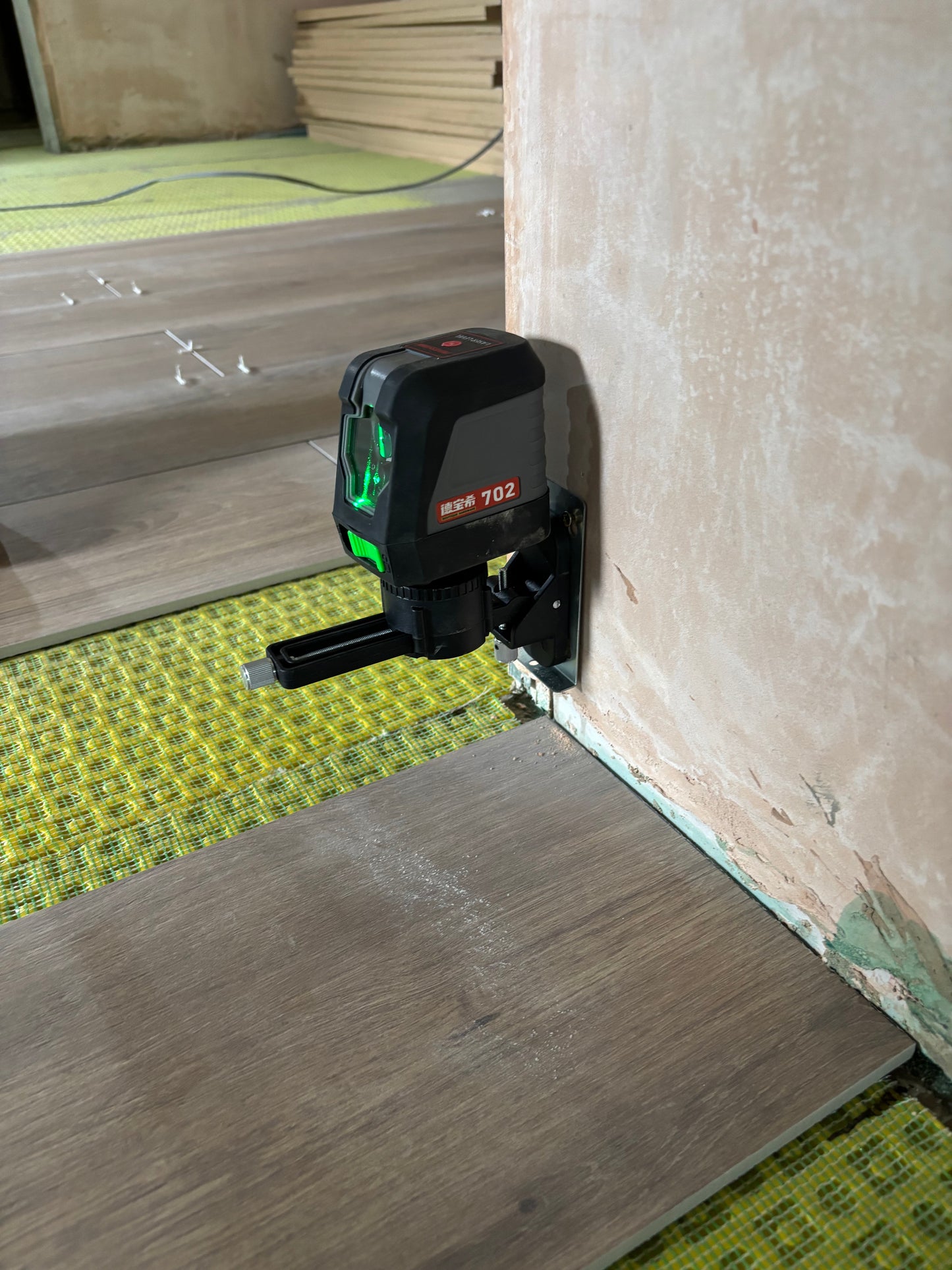 Laser Level Self Levelling 360 Green Lines with Brackets & Case